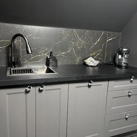 Moonlight Jacuzzi Apartment *