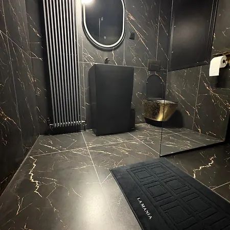 Moonlight Jacuzzi Apartment