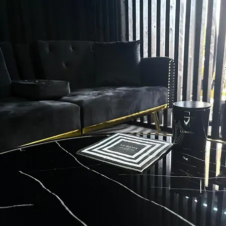 Moonlight Jacuzzi Apartment *