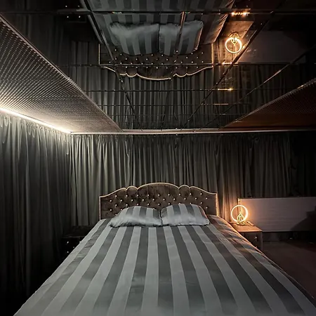Moonlight Jacuzzi Apartment *